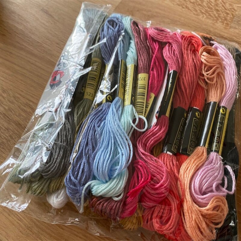 25 pcs Random Color embroidery Thread DIY Silk Line Branch Threads Similar Thread Floss Skein Cross Stitch Thread