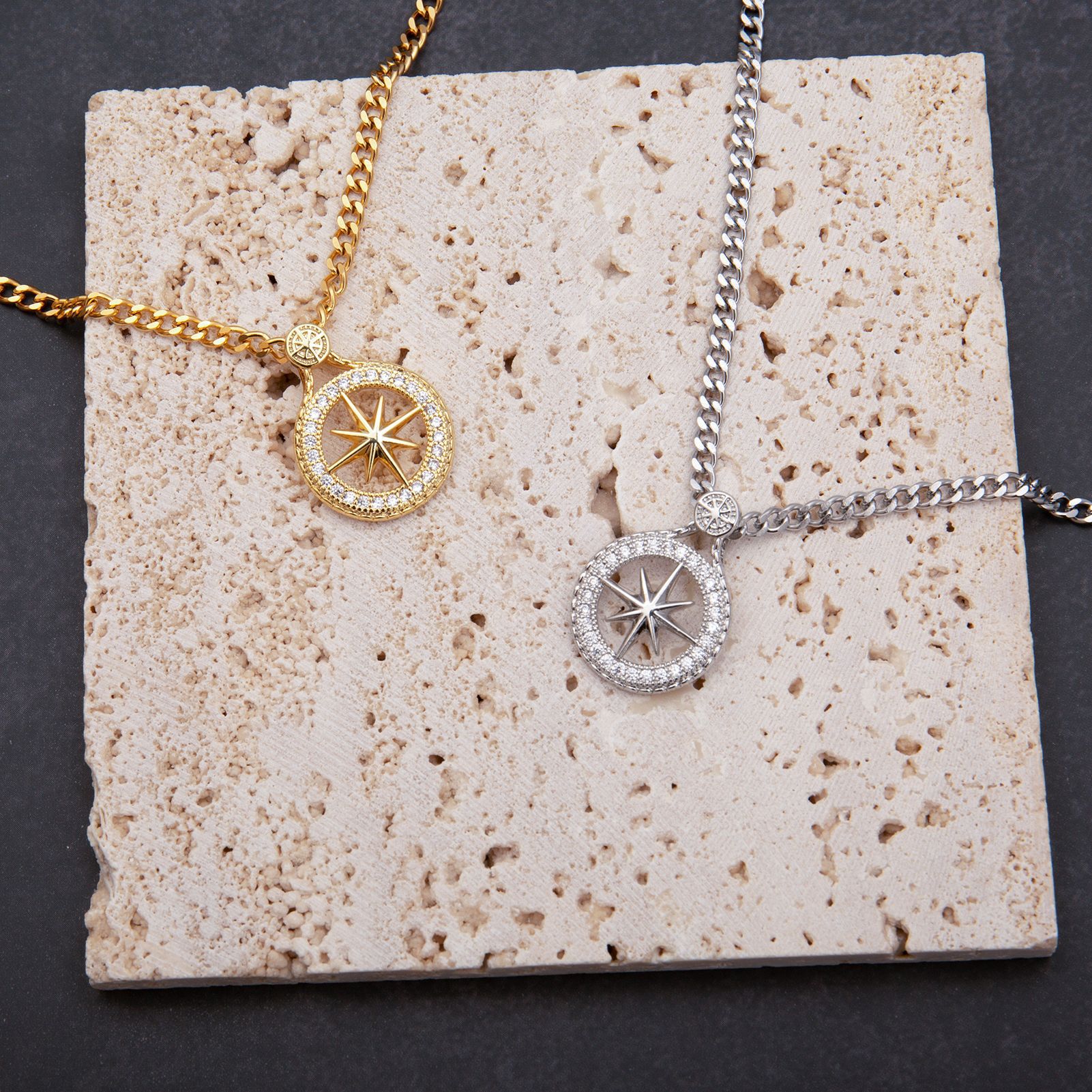 Cadena de acero de titanio chapada en oro de 18 quilates, collares de brújula CZ, joyería de hip hop SKZ, colgante de escenario, collar de circonia cúbica KPOP Merch
