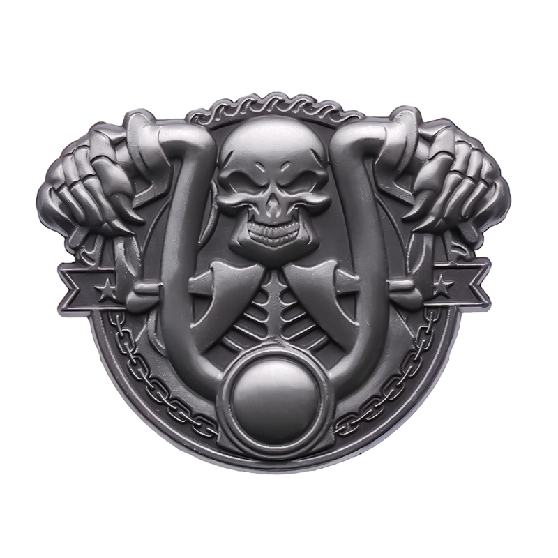 Épingle en émail de crâne de corbeau en relief gothique, broche de revolvers de odorà deux pistolets, insigne en métal de revers, style sombre, de bijoux: Couleur or