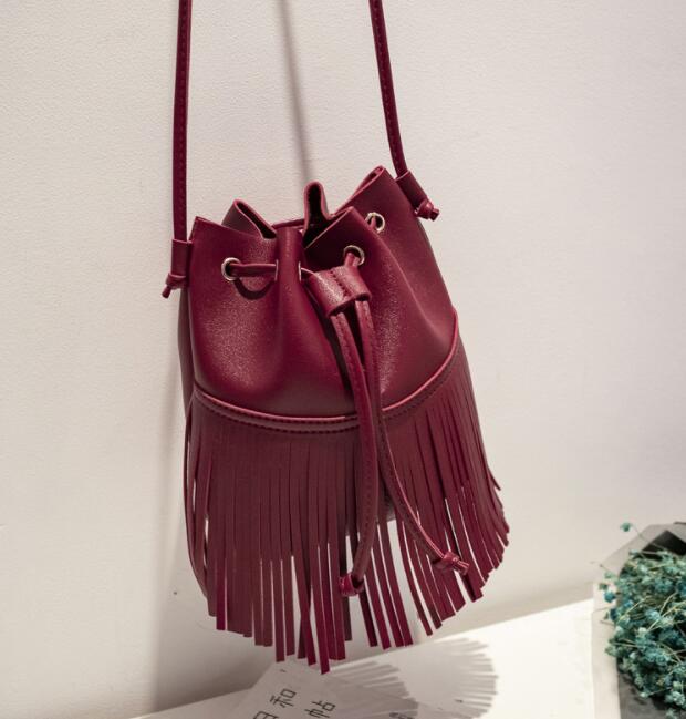 BRITT tasseled sucker bucket bag PU single bag girl style shoulder bag: GA2