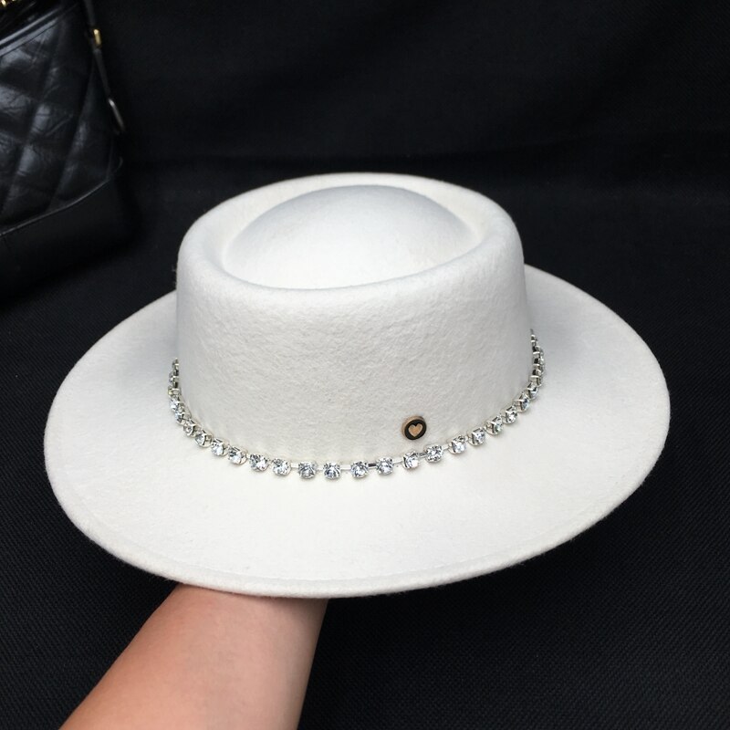 Vinter hvit ullfilt damelue britisk socialite edition svarte dameluer tide bore fedora: Hvit / M 57cm