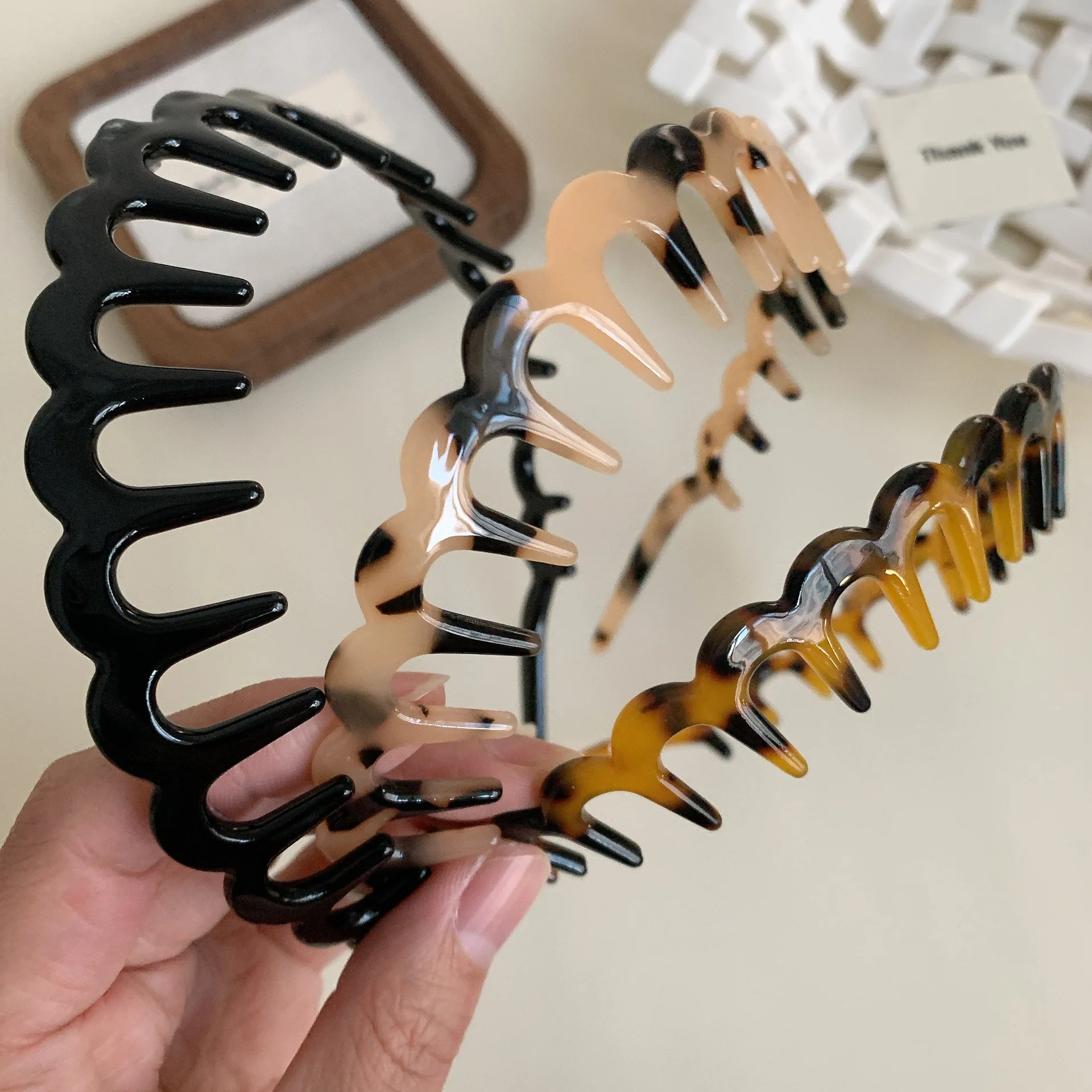 Diademas onduladas a la para mujer, bandas para el cabello antideslizantes dentadas de Color sólido, diademas deportivas para lavado de cara para niña, accesorios para el cabello