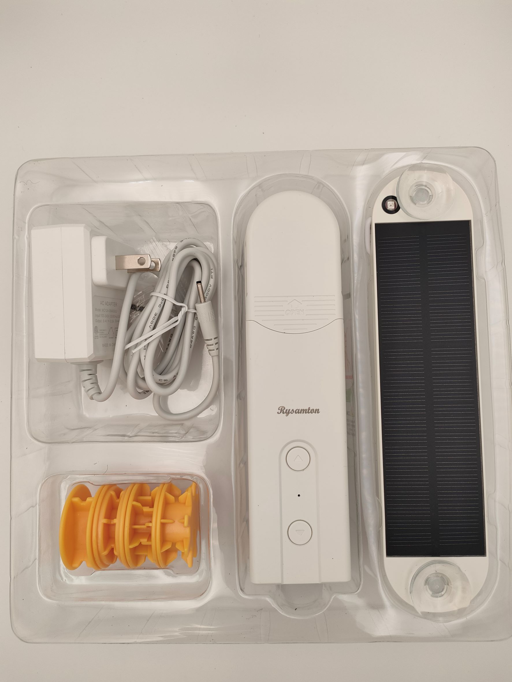 Smart diy motorized roller blinds, stick motor, bluetooth app control, built-in battery, solar panel charging: Us plug