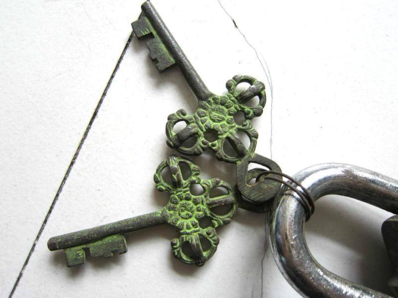 Chinese Brons Deurslot Gouden Vis Vorm Met Sleutel "Beter dan Elk Jaar"