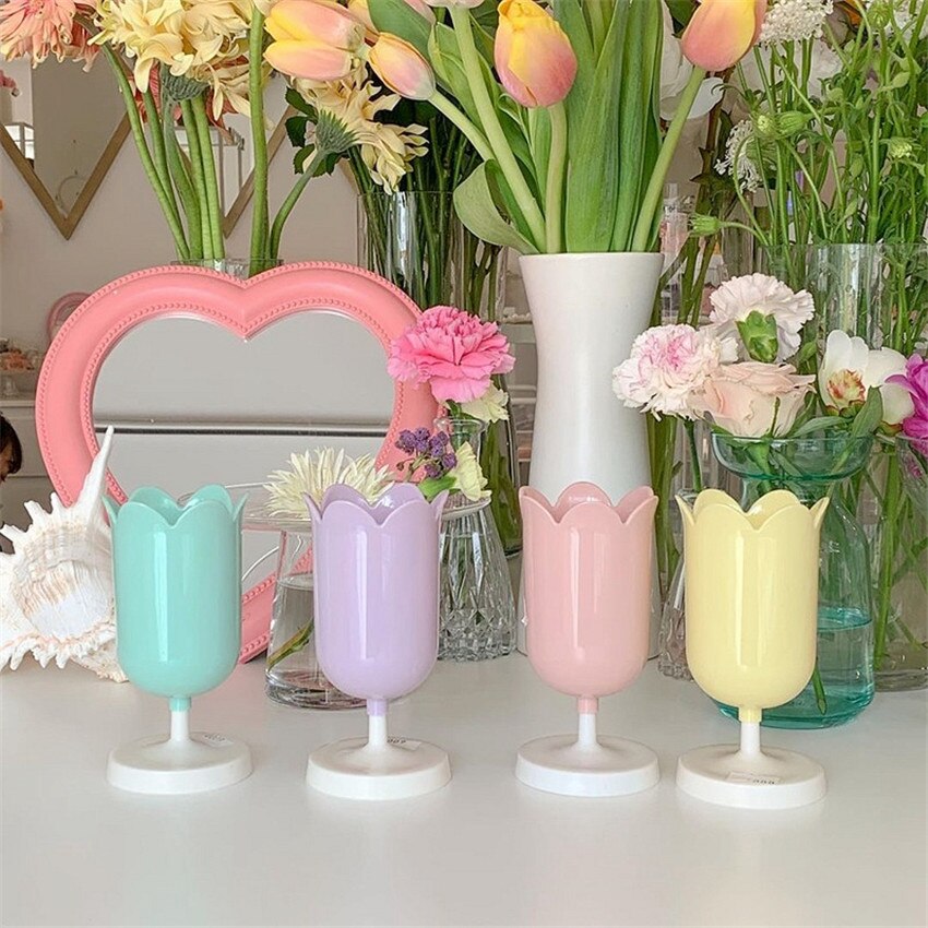 Koreanische eins Frauen machen-hoch Pinsel Lagerung Kosmetische Lagerung fallen 4 Farbe Tulpe Bleistift Vase Kamm Schreibtisch Container Schlafzimmer Organizer