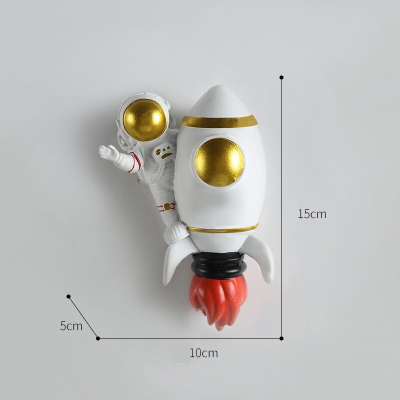 WU CHEN LONG Astronaut Art Sculpture Spaceman Wall Hanging Statue Resin Craft Home Decor Children Room Interior Showpiece R5700: E