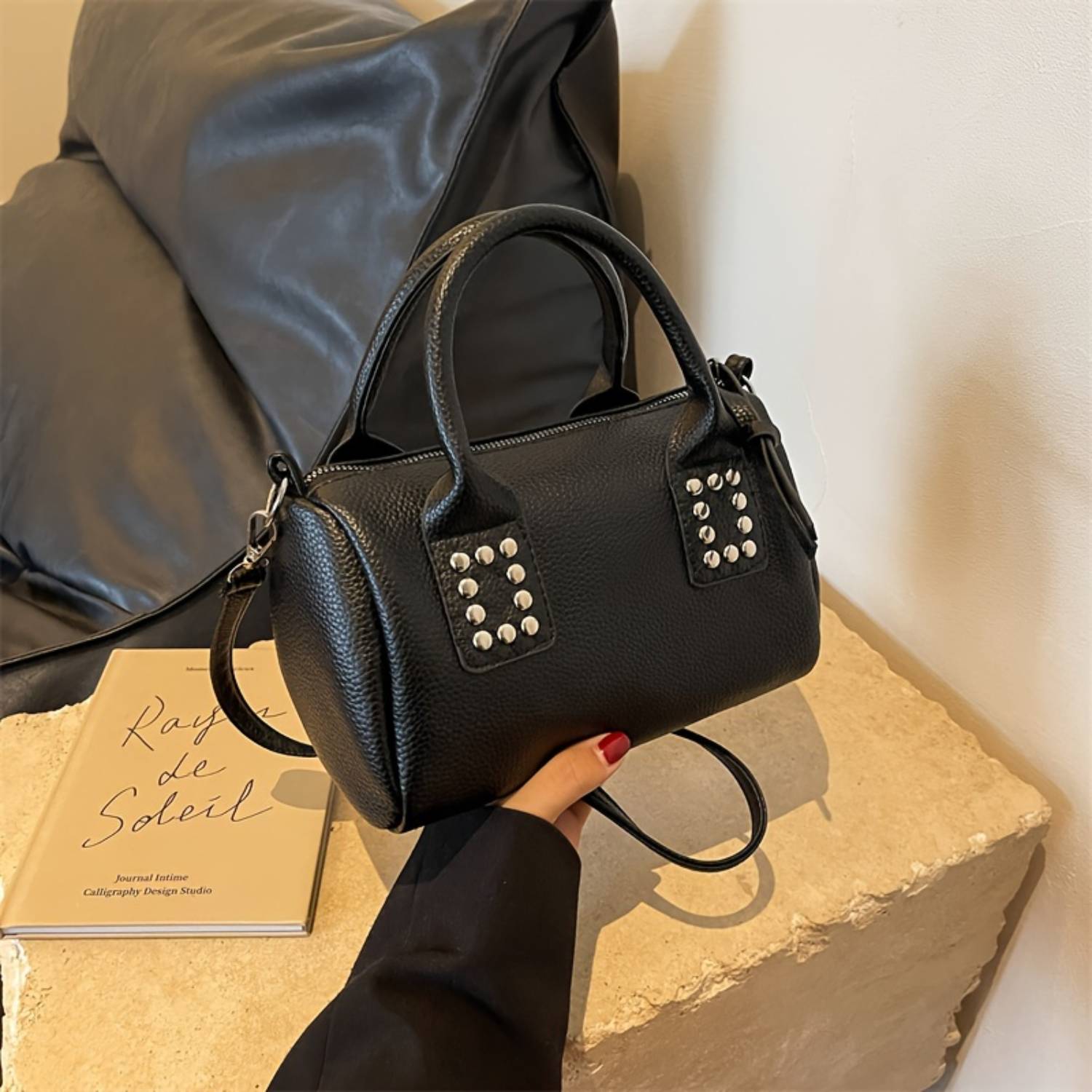Mini-Quadrat-Zylindertasche mit Nieten-Dekor, Damen-Umhängetasche mit Griff oben: verrotten