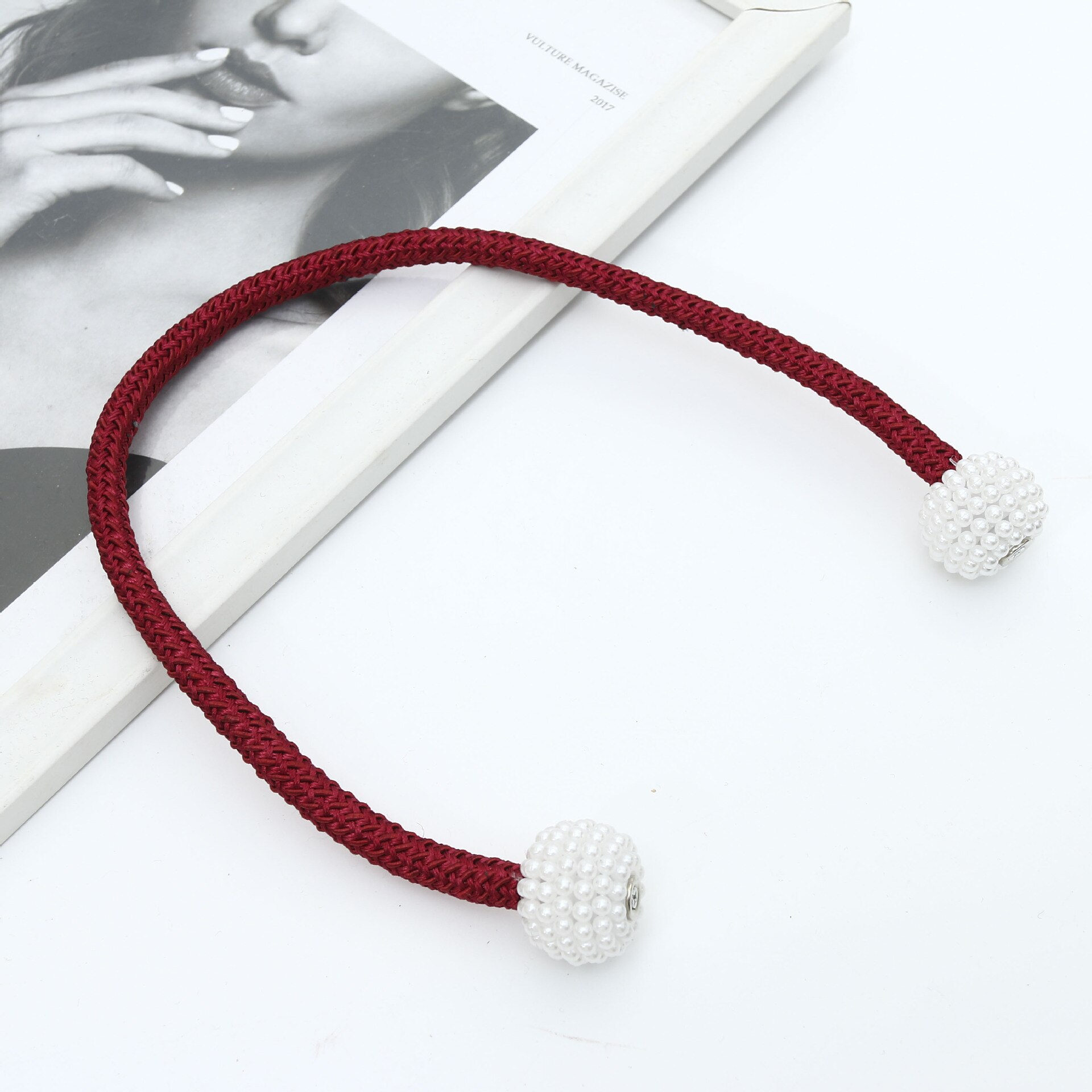 2 pièces de rideaux simples avec perles, sangles à boucle magnétique Simple, corde de cravate sans Perforation, accessoires de décoration: Red