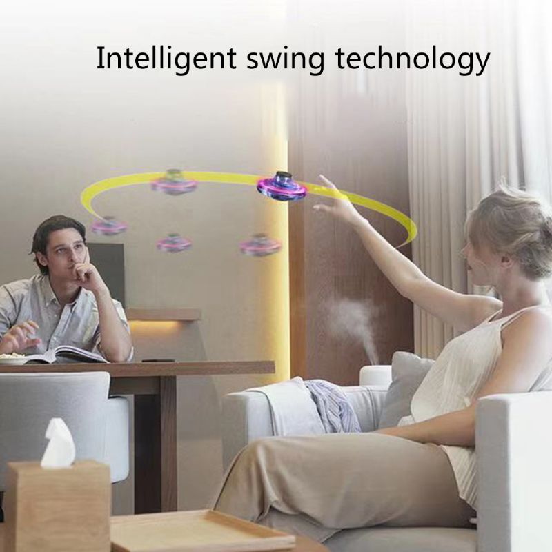 Flynova Flying Spinner 360 ° rotatorio USB carga disco volador operado a mano Drone con luces LED brillantes para juguete para niños y adultos