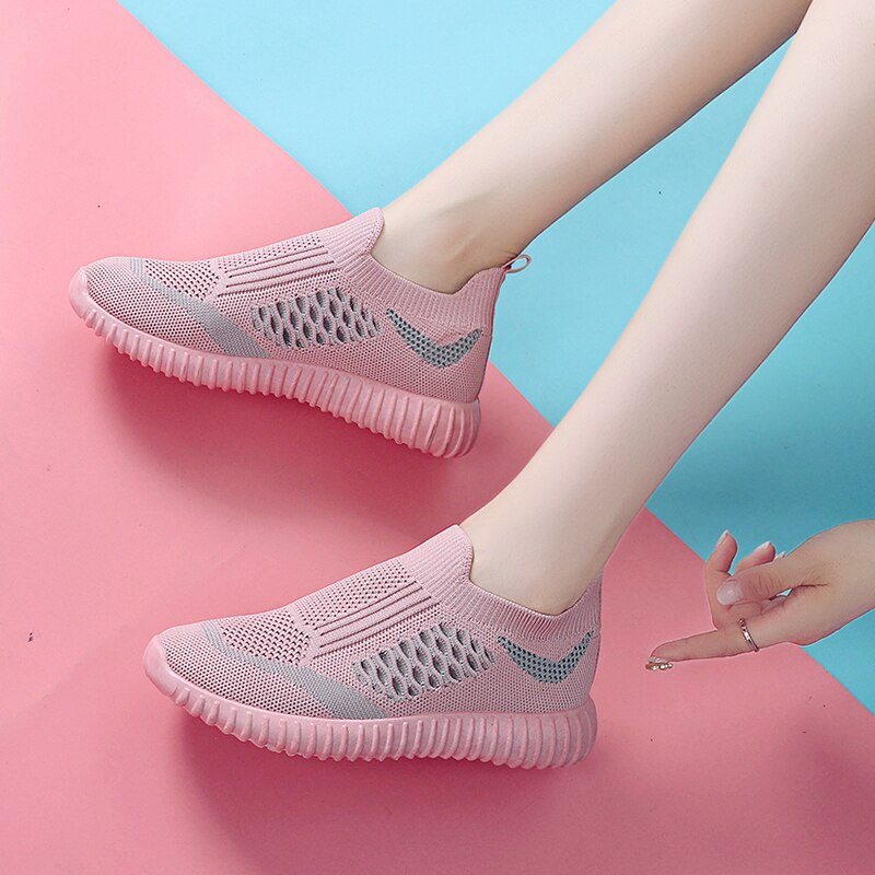 light sneakers women breathable mesh vulcanized shoes outdoor flat slip-on sock shoes women for walking plus size 35-40 woman
