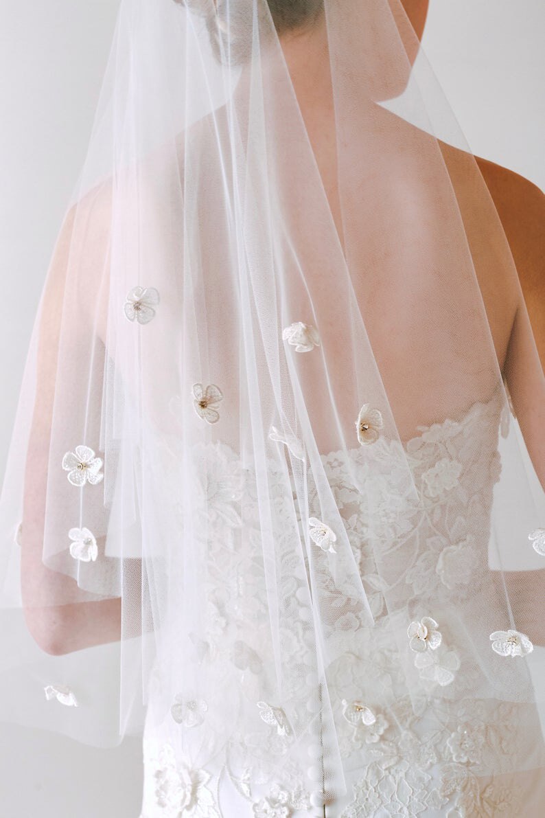 mariage mariée voile court applique strass voile avec peigne mariée 2 couche velo de novia robe de mariage