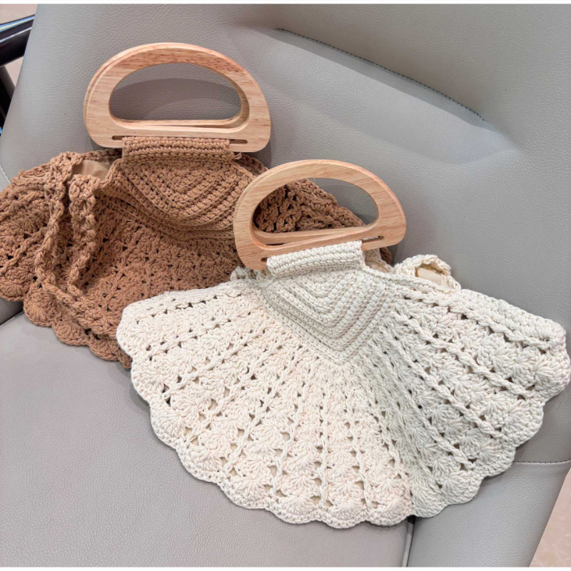 Gebreide schelpentas met houten handvat Boheemse stijl Elegante vakantiehandtas Casual magnetische drukknoop Trendy strandhandtas voor woon-werkverkeer