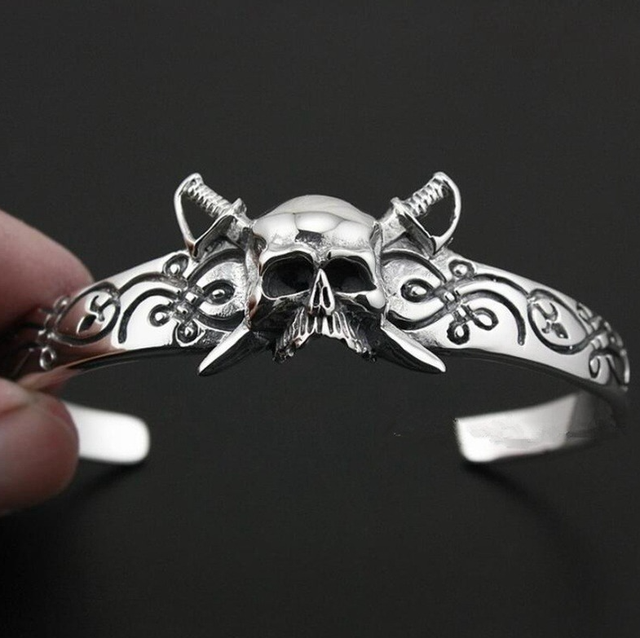 Fashiong Metal Huge Heavy Skull Motorcycle Exaggerated Punk Open Bracelet for Men Jewelry: A5441-Silver
