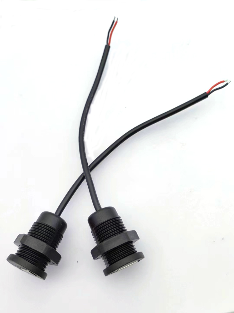 Conector de chasis USB hembra impermeable con cable