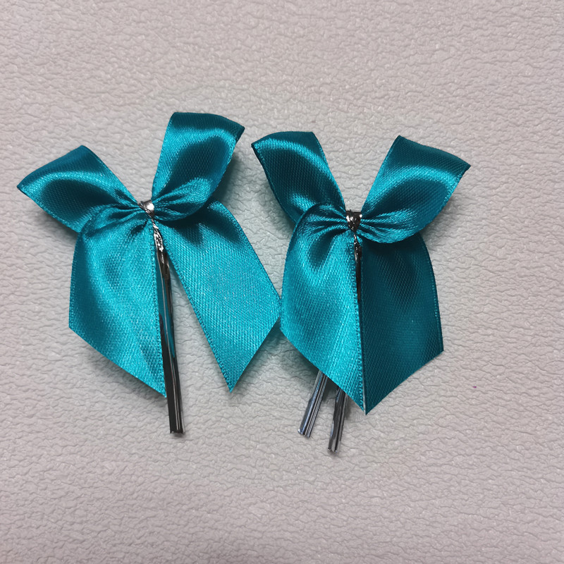 100pcs Multiple Colors Satin Ribbon Bowknot Sealing Wire Bakery Packing Birthday Party Bows For Wedding Decoration 6CM: light yellow
