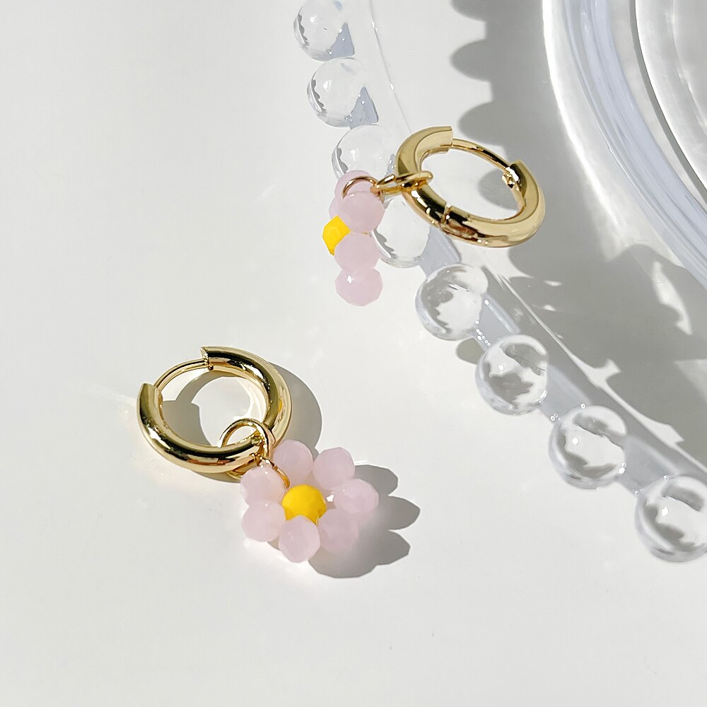 Peri&#39;sbox Boho Candy Kleur Acryl Daisy Hoop Earring Voor Vrouwen Multicolor Cute Flower Charm Huggie Oorbellen Zomer Sieraden: light pink