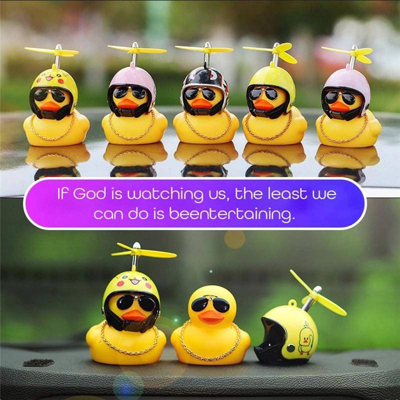 Bonito pato amarillo con hélice para casco, rompevientos de goma, sonido al estrujar, adornos de decoración para coche, accesorios