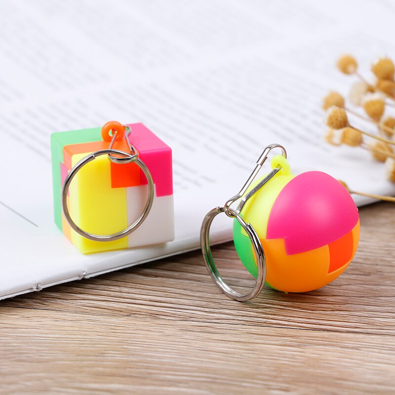 Porte-clés magique Cube autocollant moins torsion puzzle Cube jouet Smart porte-clés sac décoration mignon