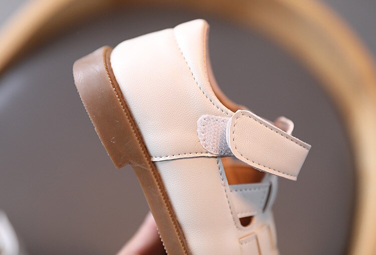 Moda bambini ragazze scarpe bambini ragazzi scarpe Casual in pelle Design intrecciato scarpe da spiaggia ritagli sandali per. Estate SHS090