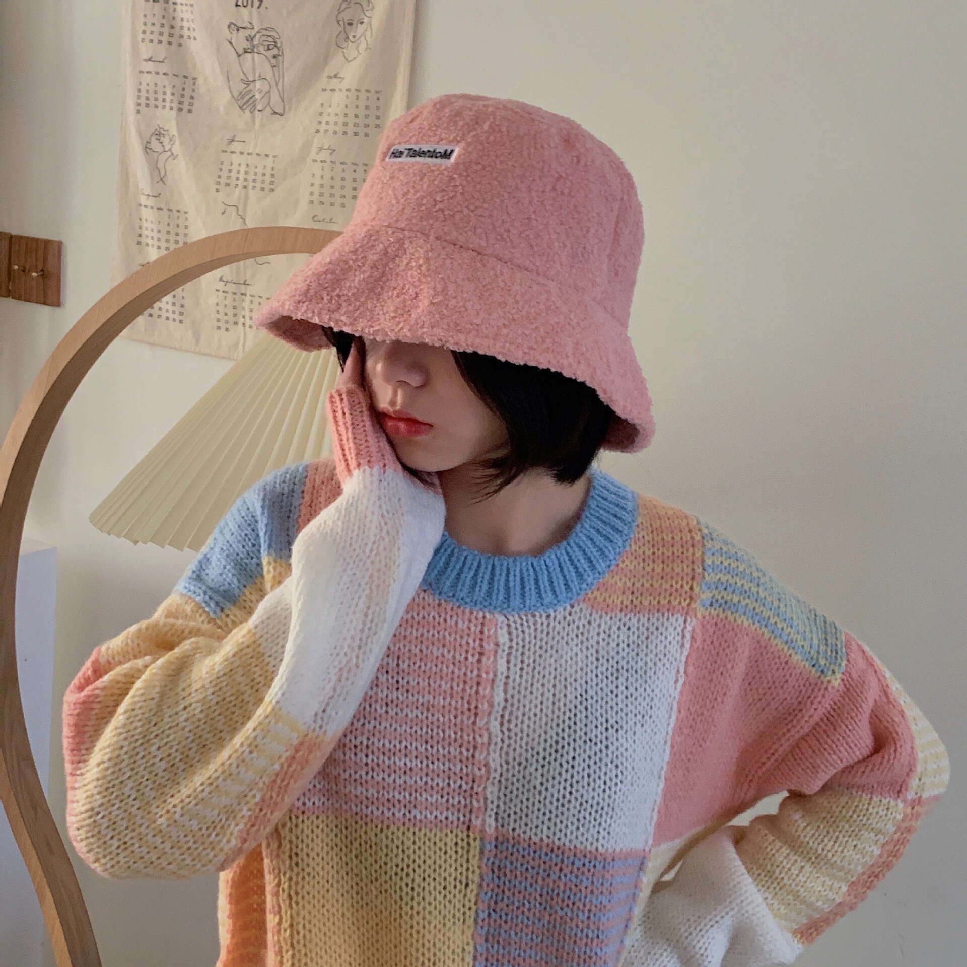 Sombrero de pescador de Cachemira para mujer, gorro redondo cálido de , de felpa de piel sintética, Retro, con letras estampadas, para invierno
