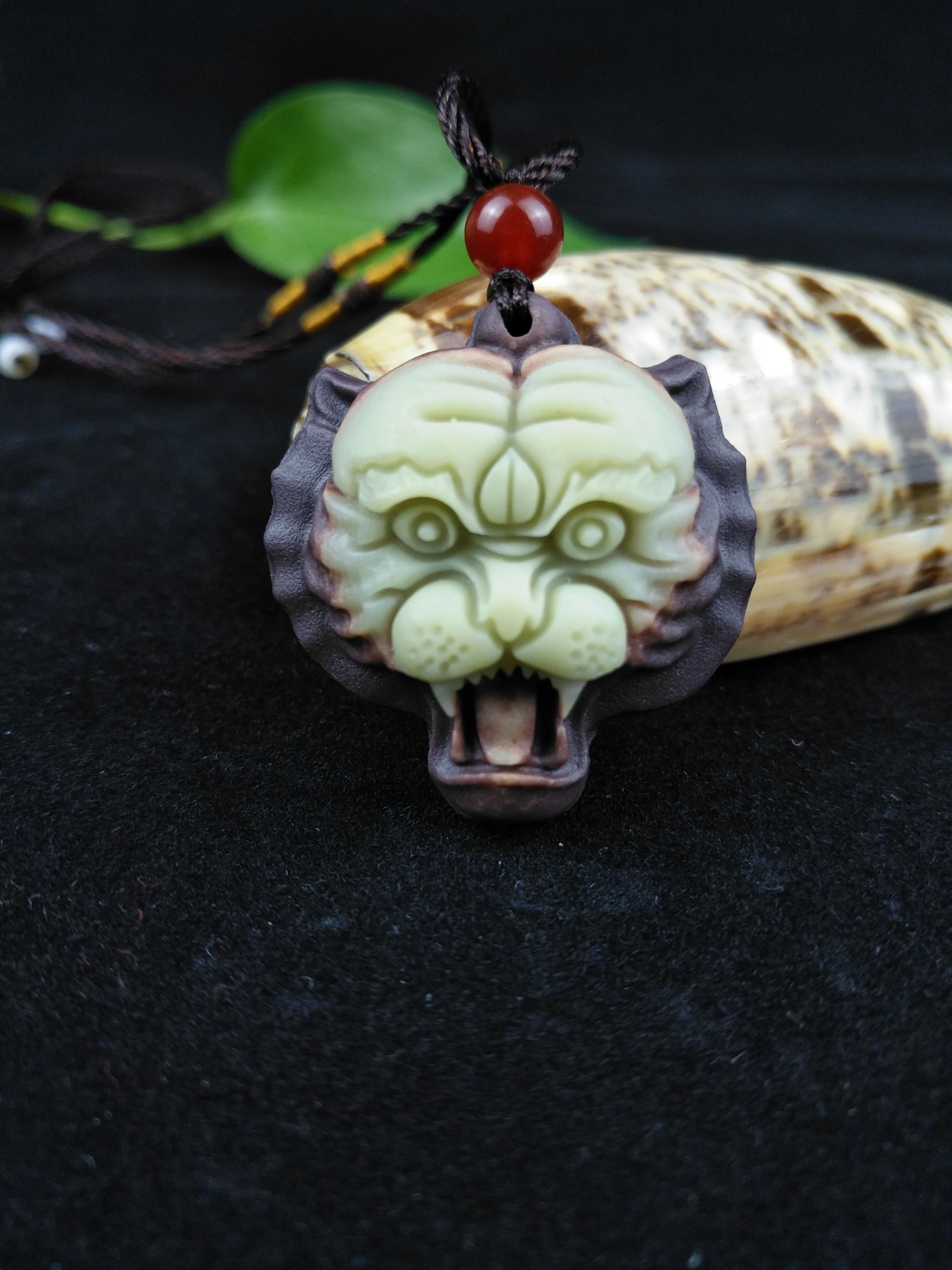 Chinese Natural Purple Robed Jade Tiger head Pendant Necklace Hand-Carved Jewelry Woman Lucky Amulet earring sets