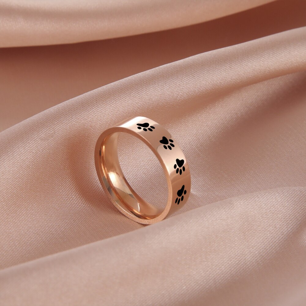 Skyrim Stainless Steel Dog Footprints Rings for Men Women Cute Animal Paws Finger Rings Jewelry Birthday Friends