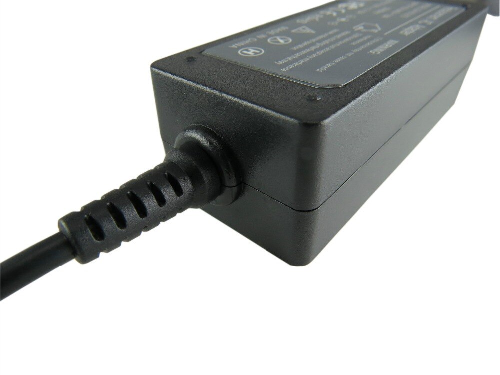 Caricabatterie adattatore di alimentazione ca per laptop 19V 2.1A 40W per Samsung NP305U1A NP530U3B NP535U3C NP535U4C NP540U3C NP900X1B 3.0 x1.1mm