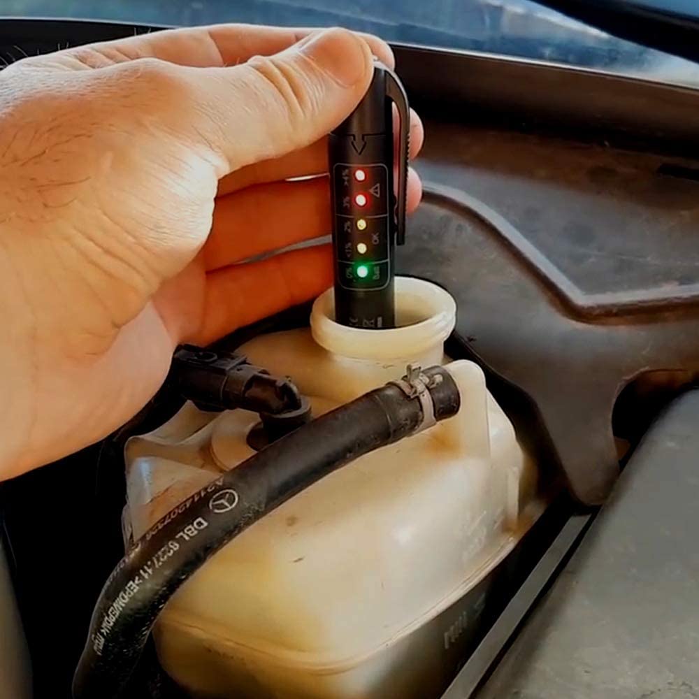 Universal Brake Fluid Tester Pen Style Car Diagnostic Tools Fit for DOT 4.0 DOT 5.1 Oil Testing