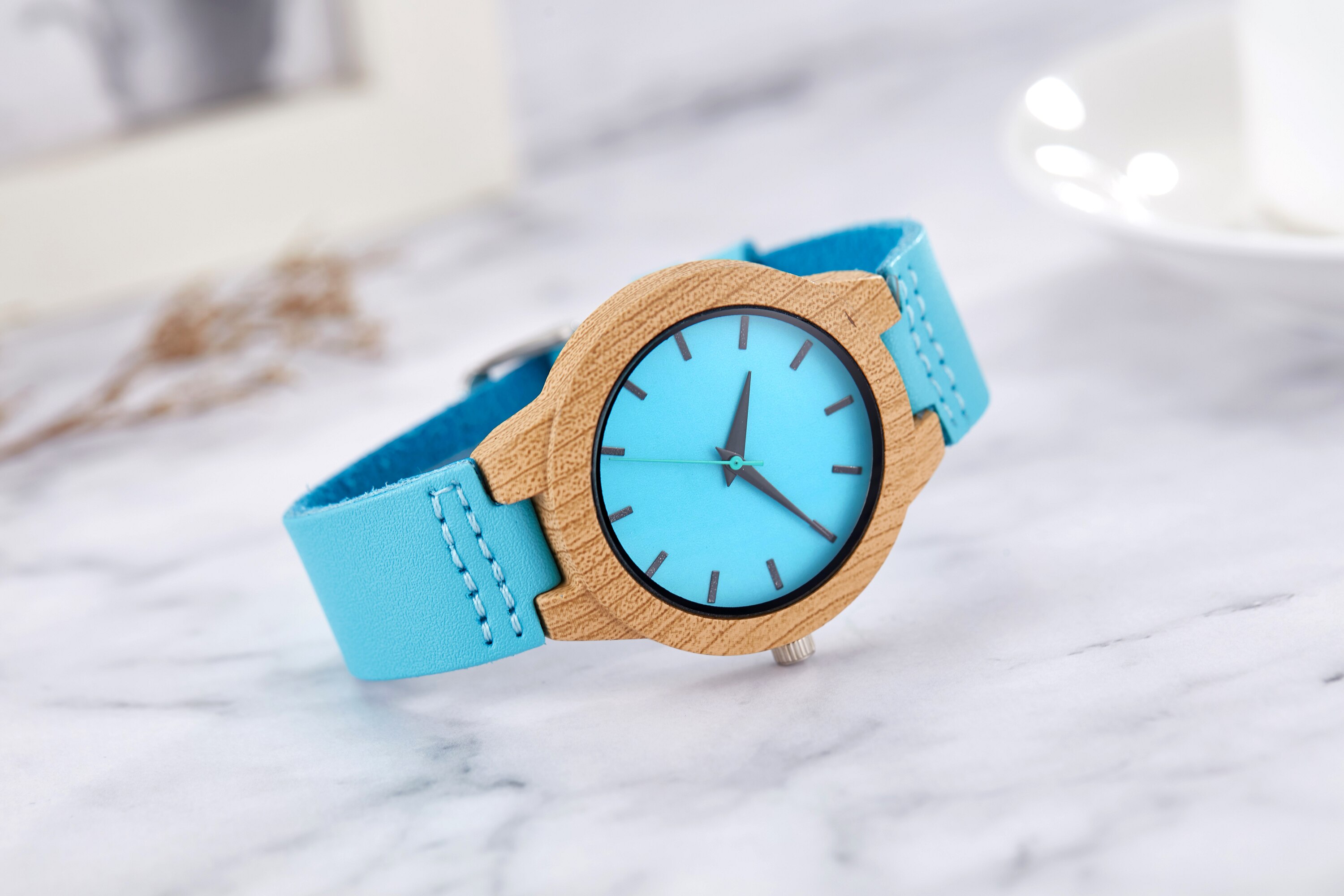 Imiteret træ kvarts ur mænd kvinder træ ure blå skive sekskant urkasse ure læder band par elsker håndled: Skriv en mand