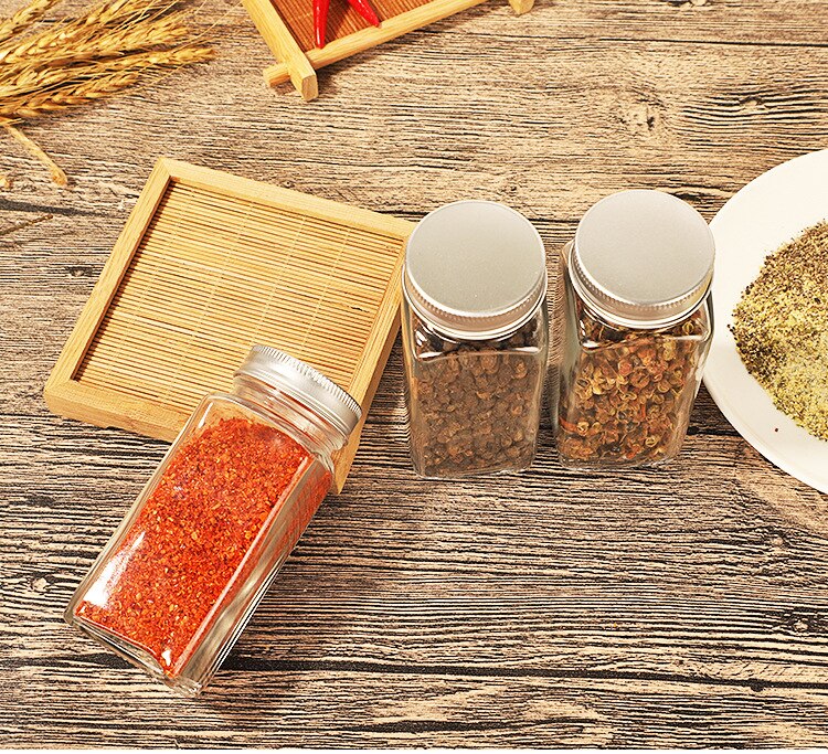 Kitchen glass seasoning bottle sprinkling seasoning jar seasoning box salt shaker moisture-proof seasoning bottle
