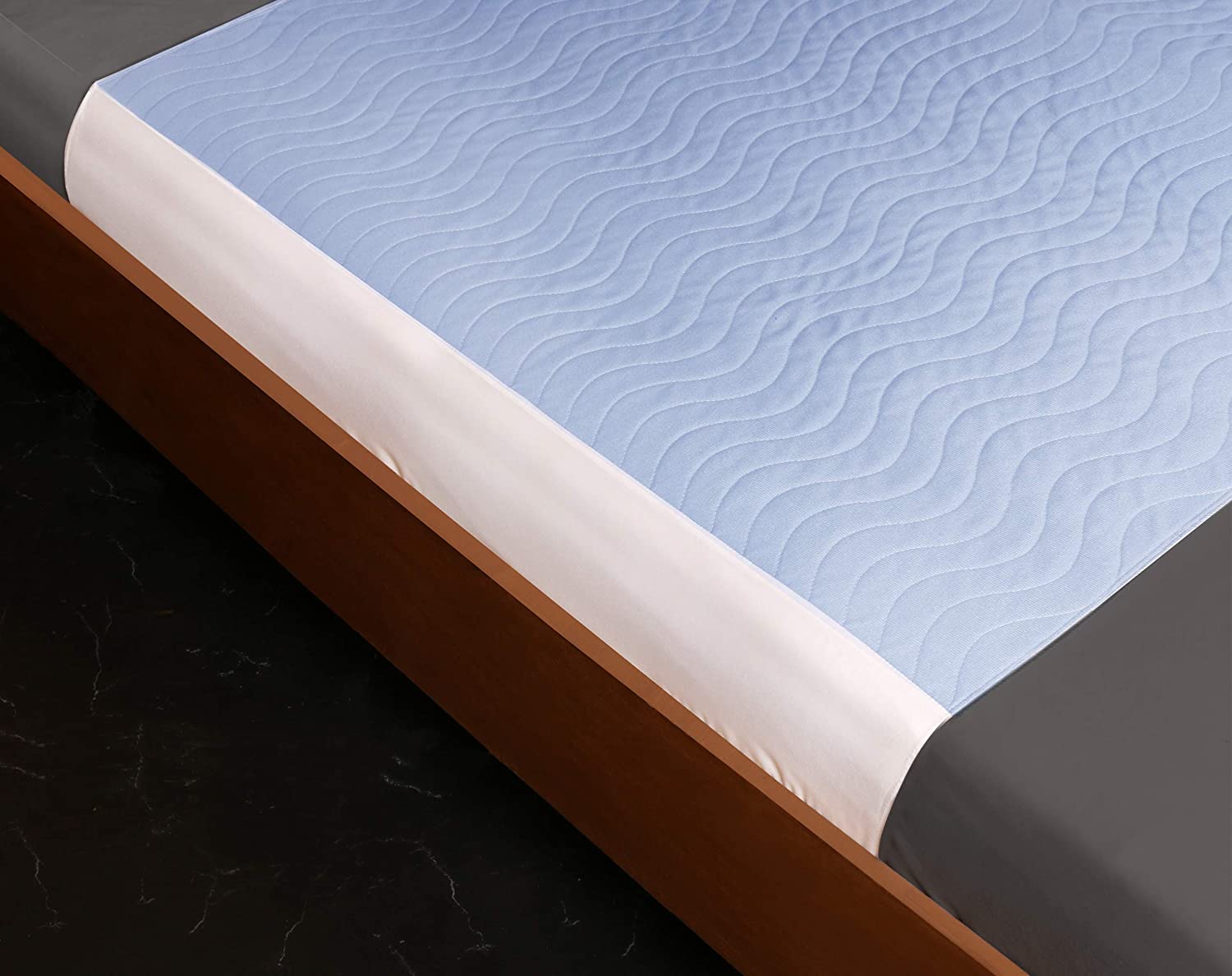 PURPURA HOME Empapador Protector para Cama, Fabricado en España, con Alas para Adultos, Salva Camas Impermeable y Reutilizable, Super Absorbente, Lavable, 4 Capas