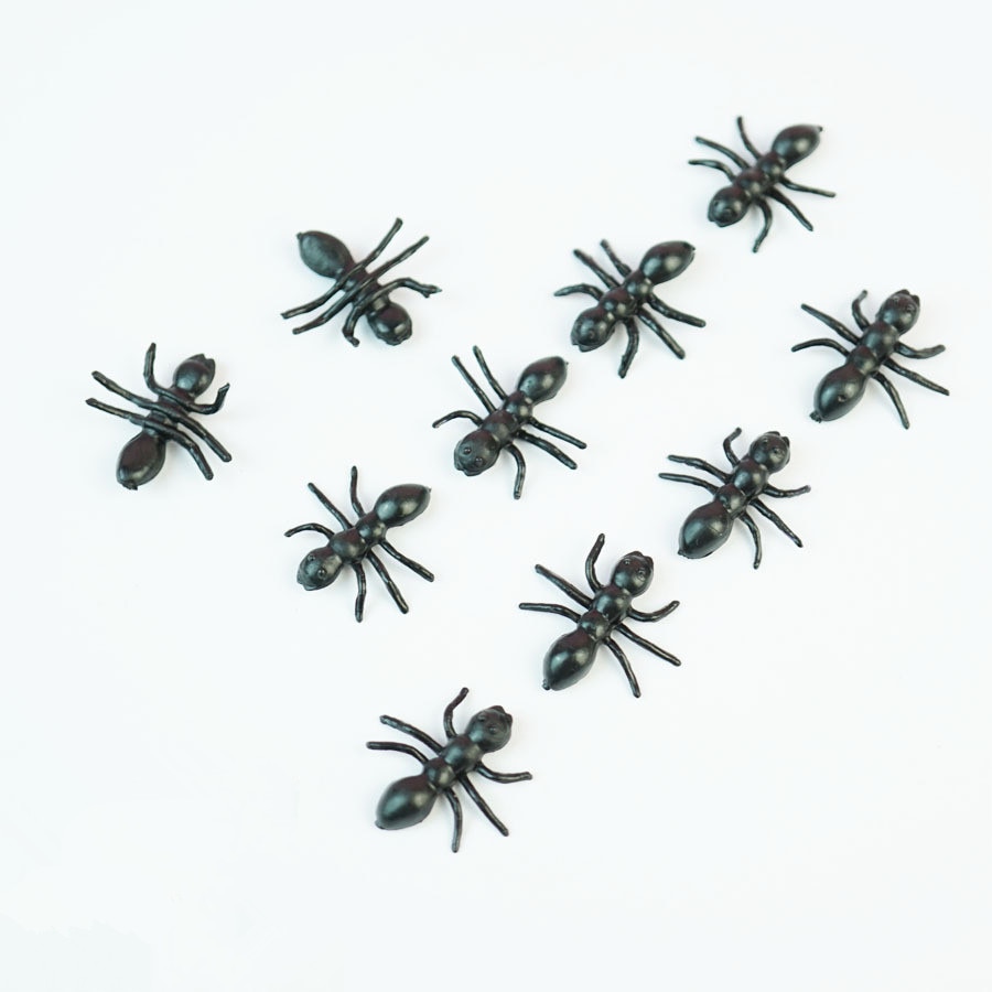 50Pcs/Lot Halloween Plastic Black Ants Joking Toys Decoration Realistic Levert