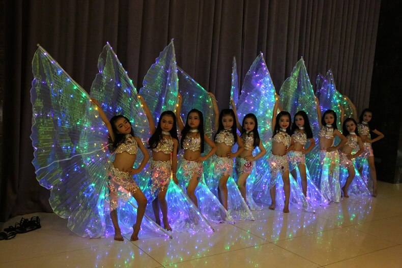 Alas de Isis Led para niños, alas brillantes Led blancas de arco iris para niños, Accesorios de danza del vientre, alas de baile para niñas con palo