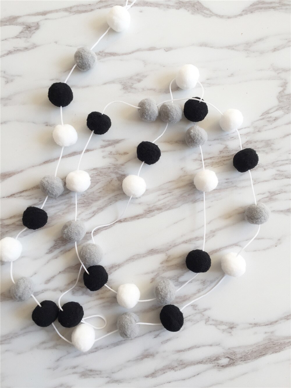 2M DIY-Bola de pelo de macarrón para decoración de habitación de bebé, Pancarta, protectores de cama, banderas de , decoración para habitación de niños y niñas: back white gray
