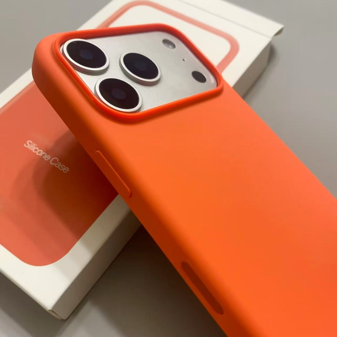 Capa oficial de silicone 1:1 para iphone 17 pro max e iphone 17 pro com magsafe. capa original de silicone líquido para carregamento sem fio.