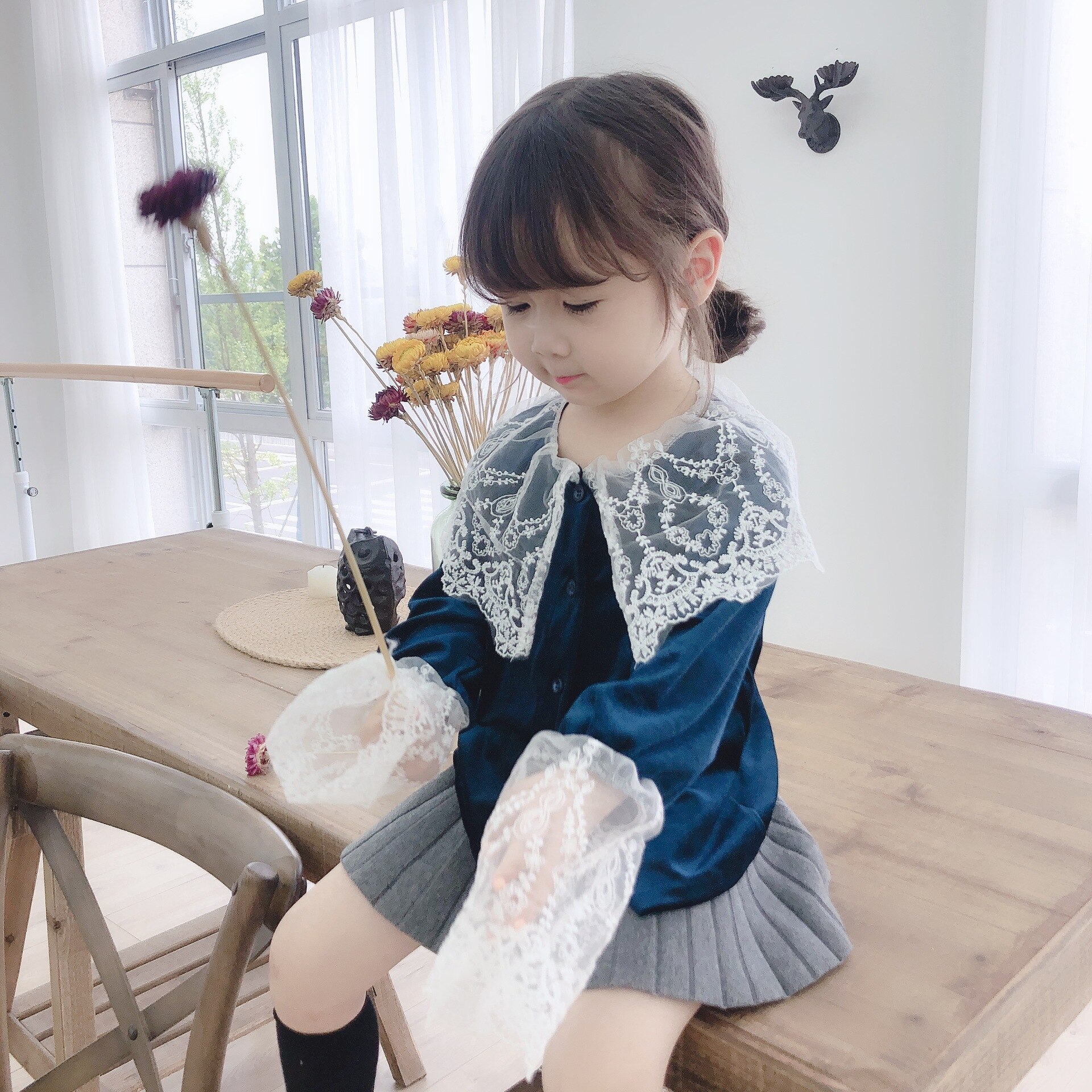 Hösten små flickor söta blusar spets blomma broderi flip krage koreansk baby höst sammet barn toppar söt tjej outfits