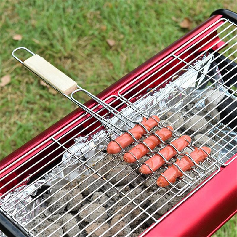 Dog Grill Basket BBQ Sausage Grilling Rack Barbecue Food Metal Mesh Clip Removable Wooden Handle Chicken Barbecue Gripper