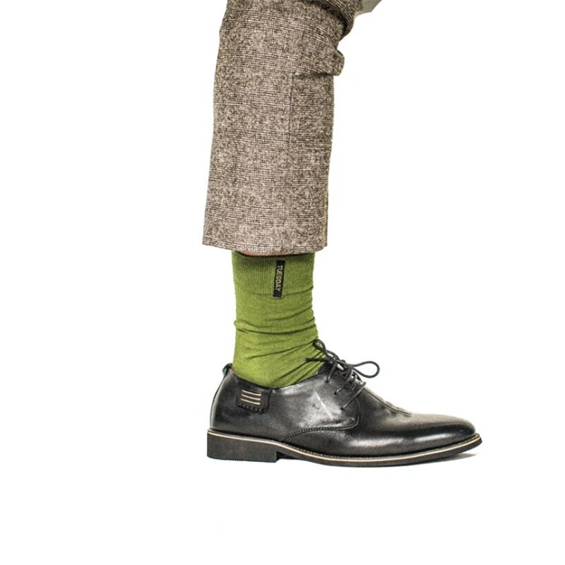 Moda socmark herre strømper kæmmet bomuld ensfarvet forretningssokker til mand britisk stil flerfarvede ugesokker til mænd: Grøn