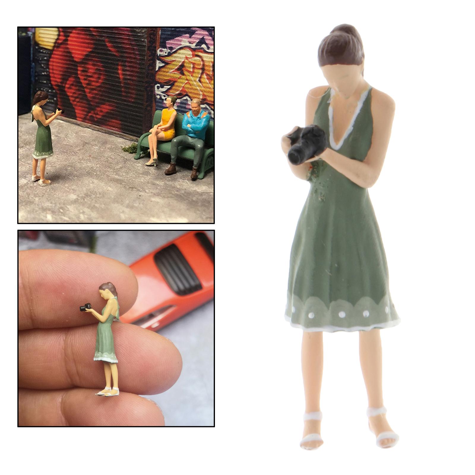 1pcs RM 1/64 Mini Model People Figures Miniature Resin Woman Character Figures for Siku Fire wheel Diorama: green