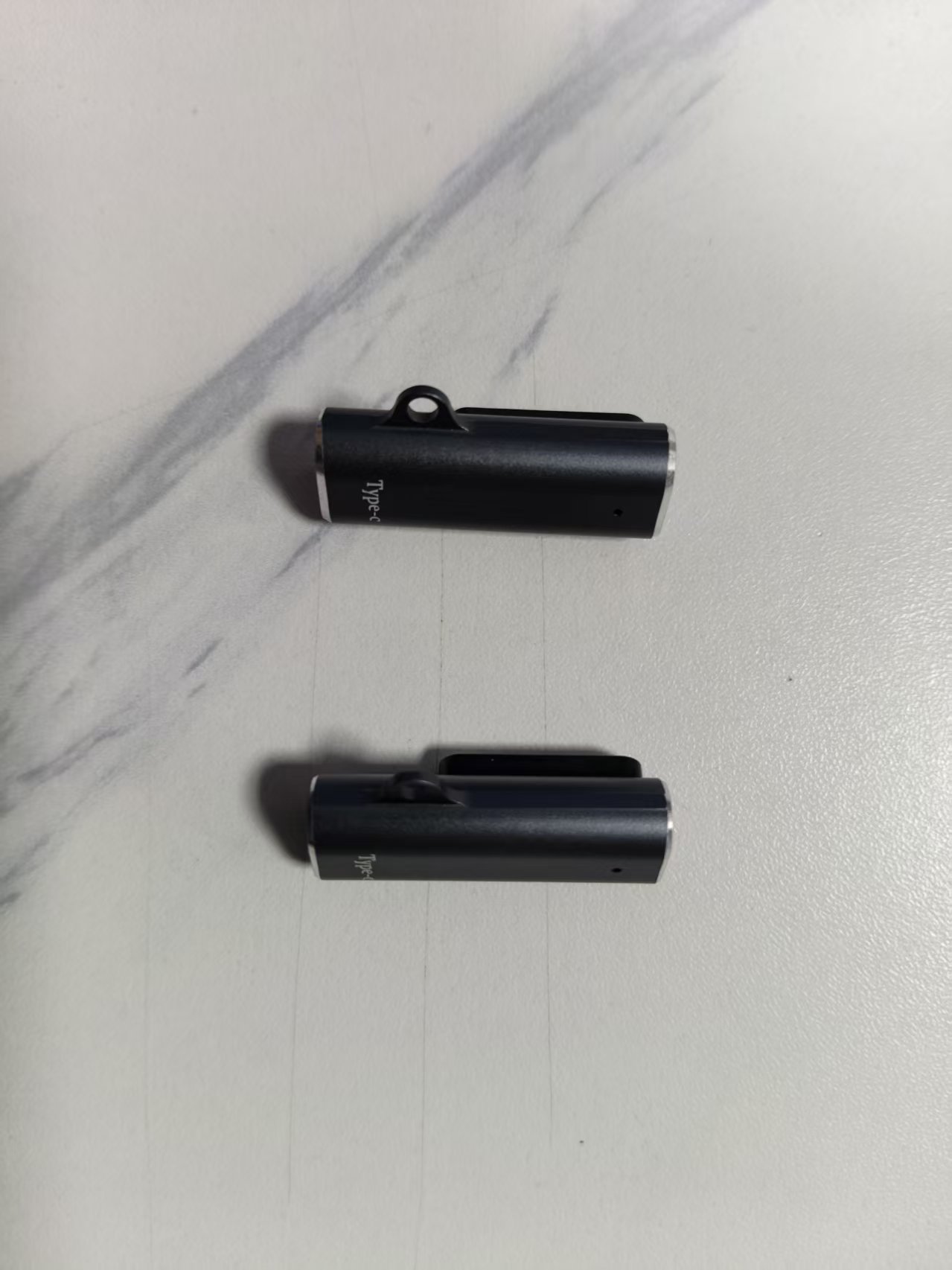 Magnetyczny adapter ładowania pogo-Szpilka, złącze żeńskie typu C na 2-pinowe/4-pinowe złącze 7,62 mm robić słuchawek przewodzących dźwięk przez kości w smartwatchu.