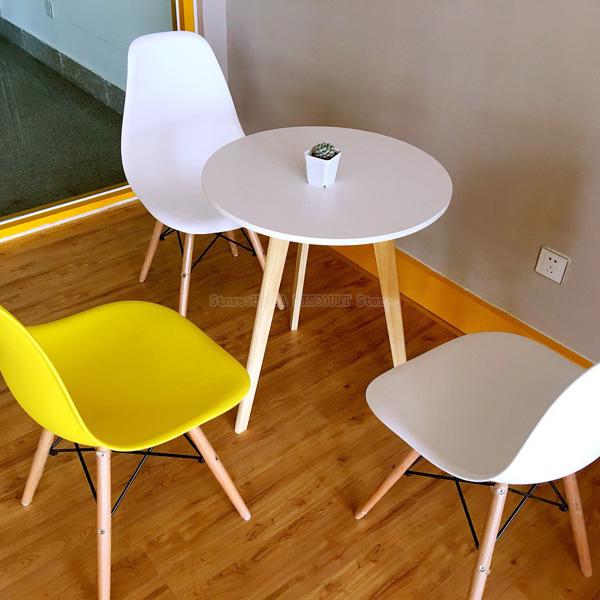 Nordisk spisestol moderne minimalistisk stil hjemme lat studentrygg lesebok krakk plast spisestuestol