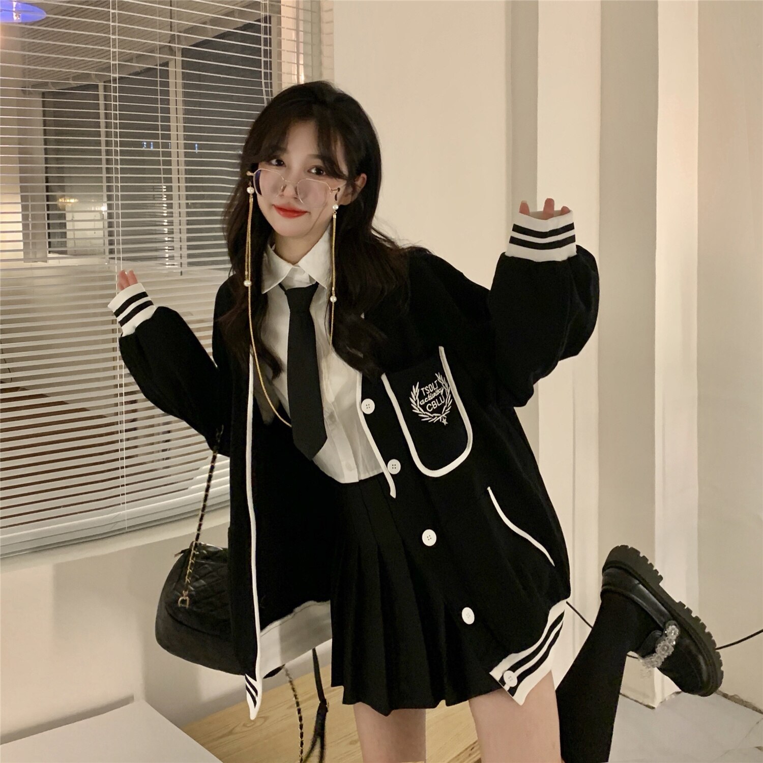 Abrigo de Niña estudiante, chaqueta de béisbol para novia, Rebeca de manga larga suelta Coreana de algodón pequeño americano versátil blanco: Negro / S 37kg-45kg
