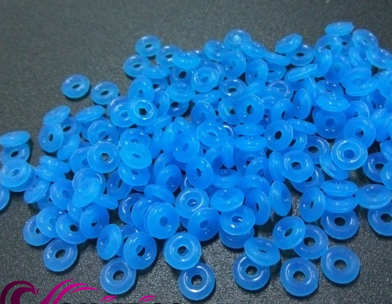 100 sztuk kolorowy wisiorek z koralikami silikonowe gumowe korki pierścienie Spacer Fit europejskie bransoletki DIY Making elastyczny 2mm otwór klip koralik: semi clear blue