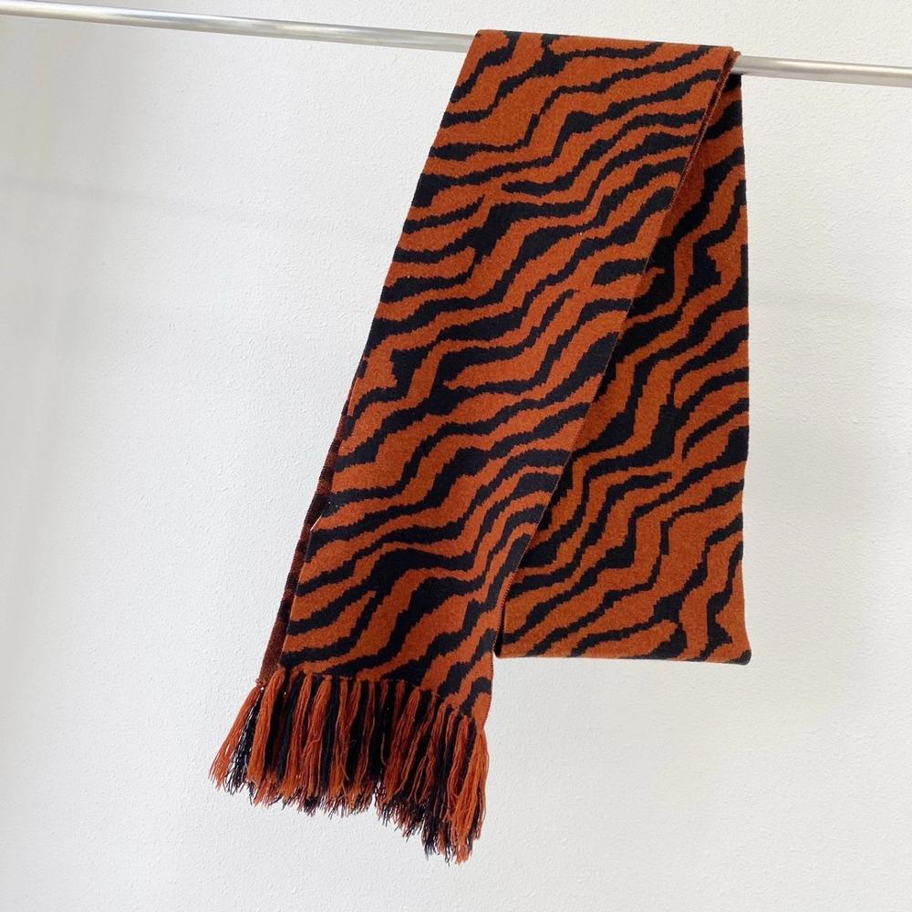 Bufanda de lana larga con estampado de leopardo y cebra para mujer, Fular de borlas Vintage de alta gama, otoño e invierno, 9,18