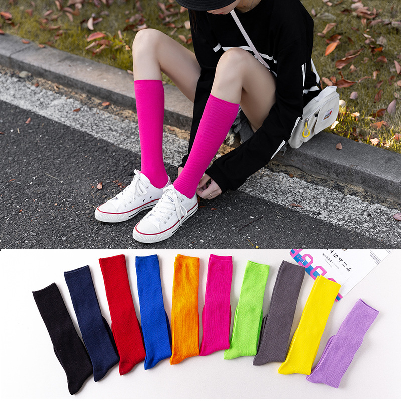Calze da donna Calzini lunghi semplici in stile giapponese di nuova moda per le donne Calzini alti al ginocchio traspiranti di alta qualità Lady