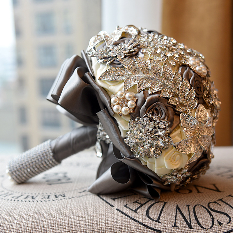 AYiCuthia 1Piece Custom Ivory Bridal Wedding Bouquets Stunning Pearls Beaded Crystal Wedding Bouquets S19