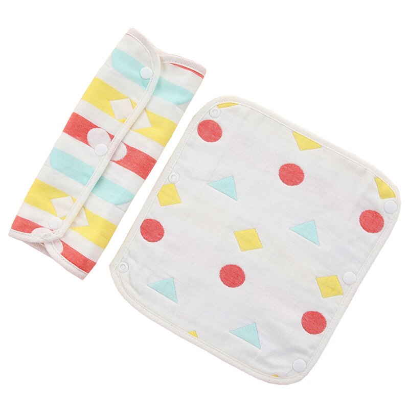 Bebê suprimentos de algodão puro padrão dos desenhos animados impressão saliva toalha espessada fivela escura alimentação toalha 2ps quente