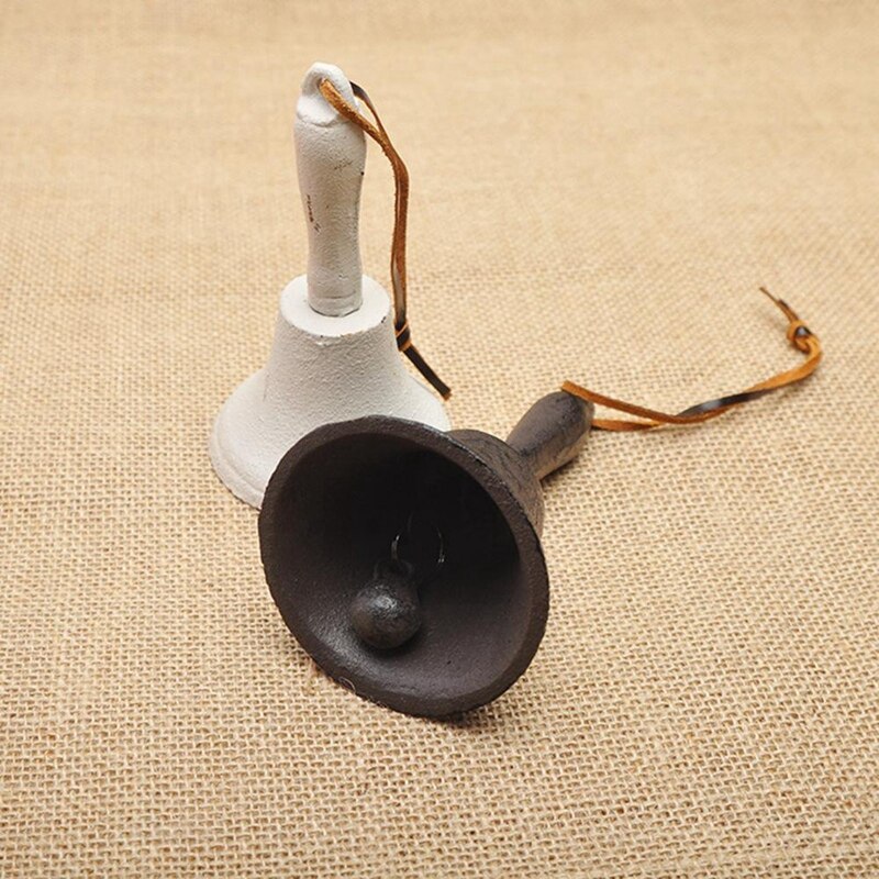 Sonnettes de noël en fonte chaude pays américain rétro carillons de vent en fer forgé sonnette pendable pour barre de Restaurant