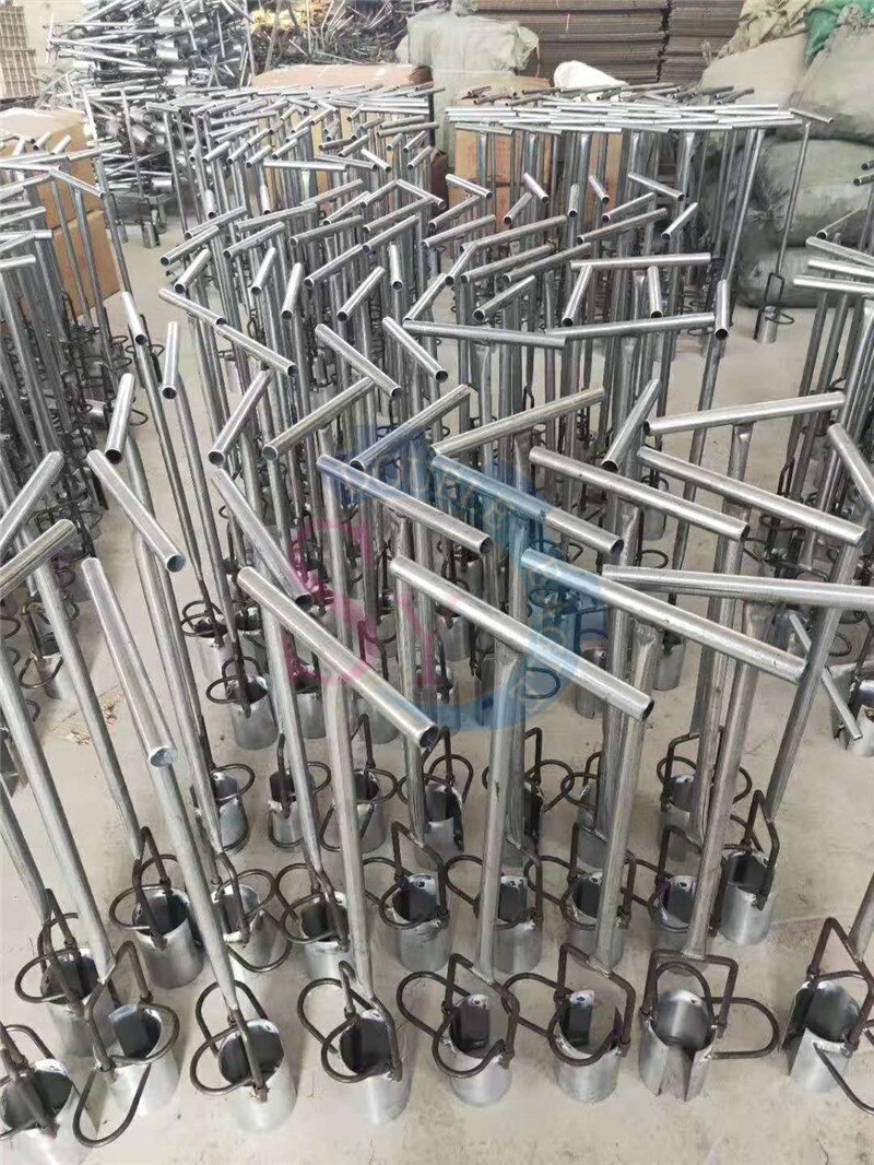 Available soil picking field manual seedlings transplanter/hand vegetable punching planter/dgging corn seedling tools