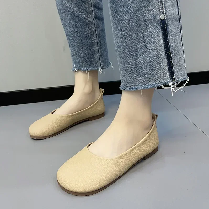 Mocassini Slip on in pelle da donna primavera autunno moda ballerine da donna Casual punta tonda Cute Flats scarpe da infermiera Sneakers